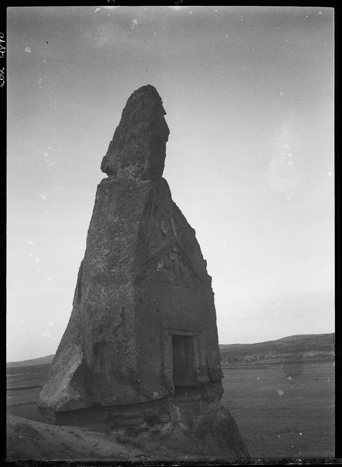 Vue du monument : profil gauche